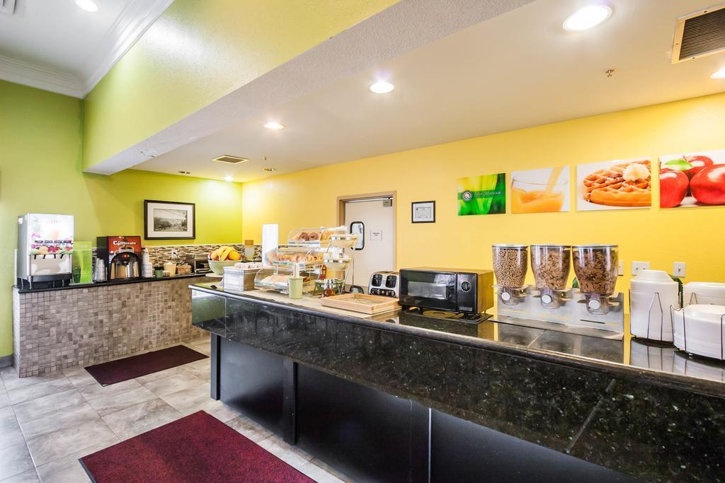 Quality Suites Memphis/ Wolfchase Galleria ภายนอก รูปภาพ