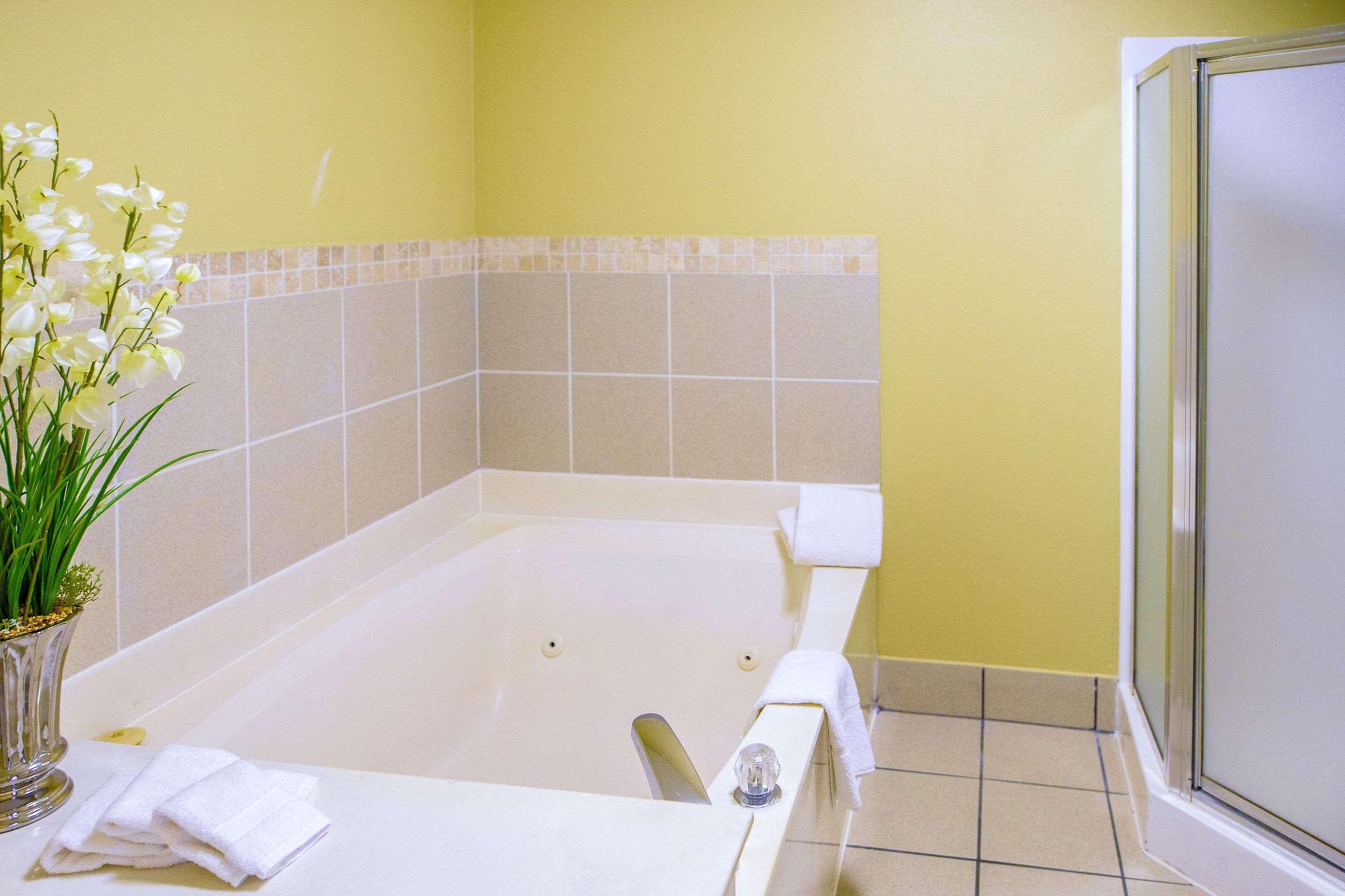 Quality Suites Memphis/ Wolfchase Galleria ภายนอก รูปภาพ