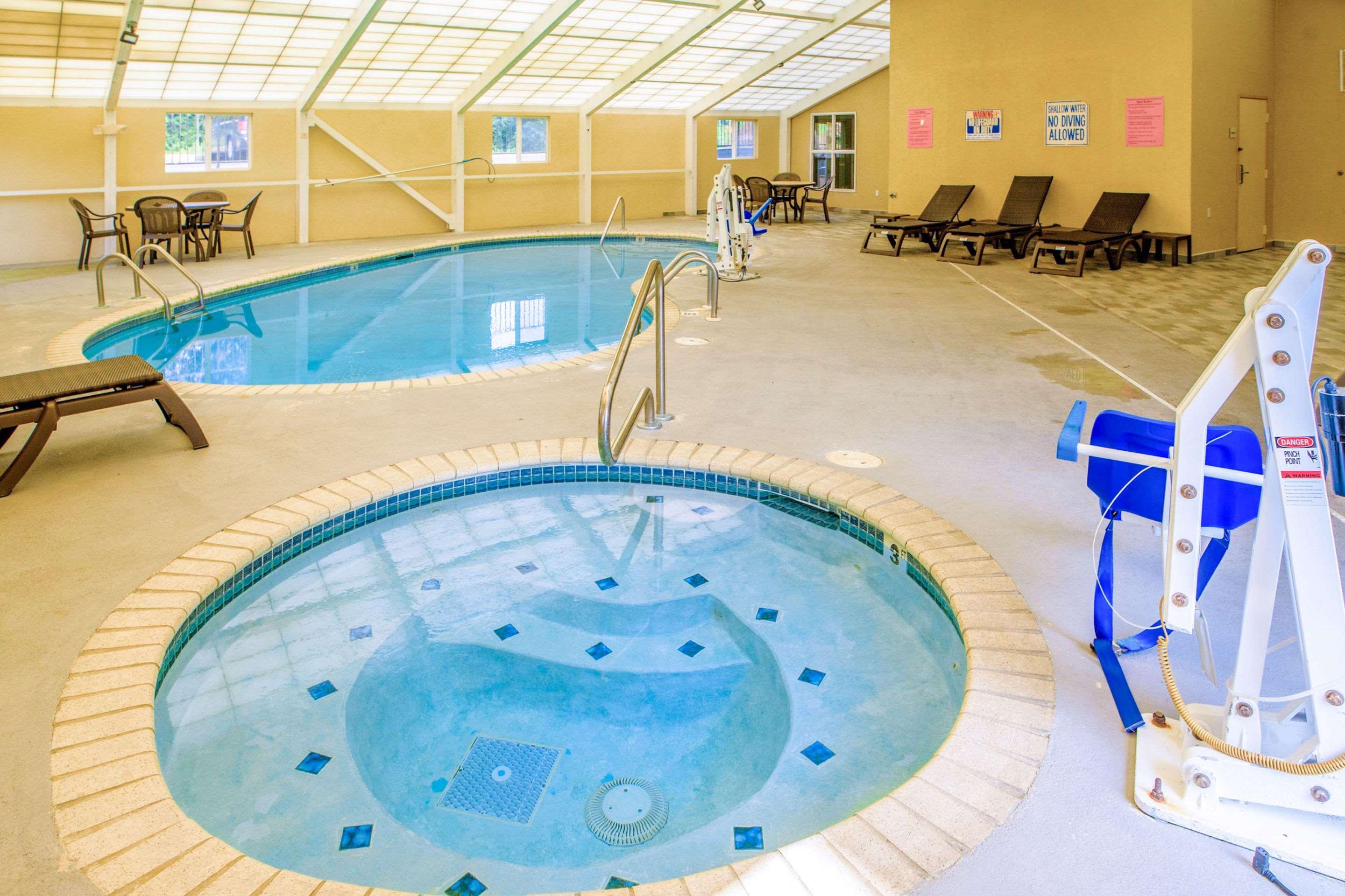 Quality Suites Memphis/ Wolfchase Galleria ภายนอก รูปภาพ