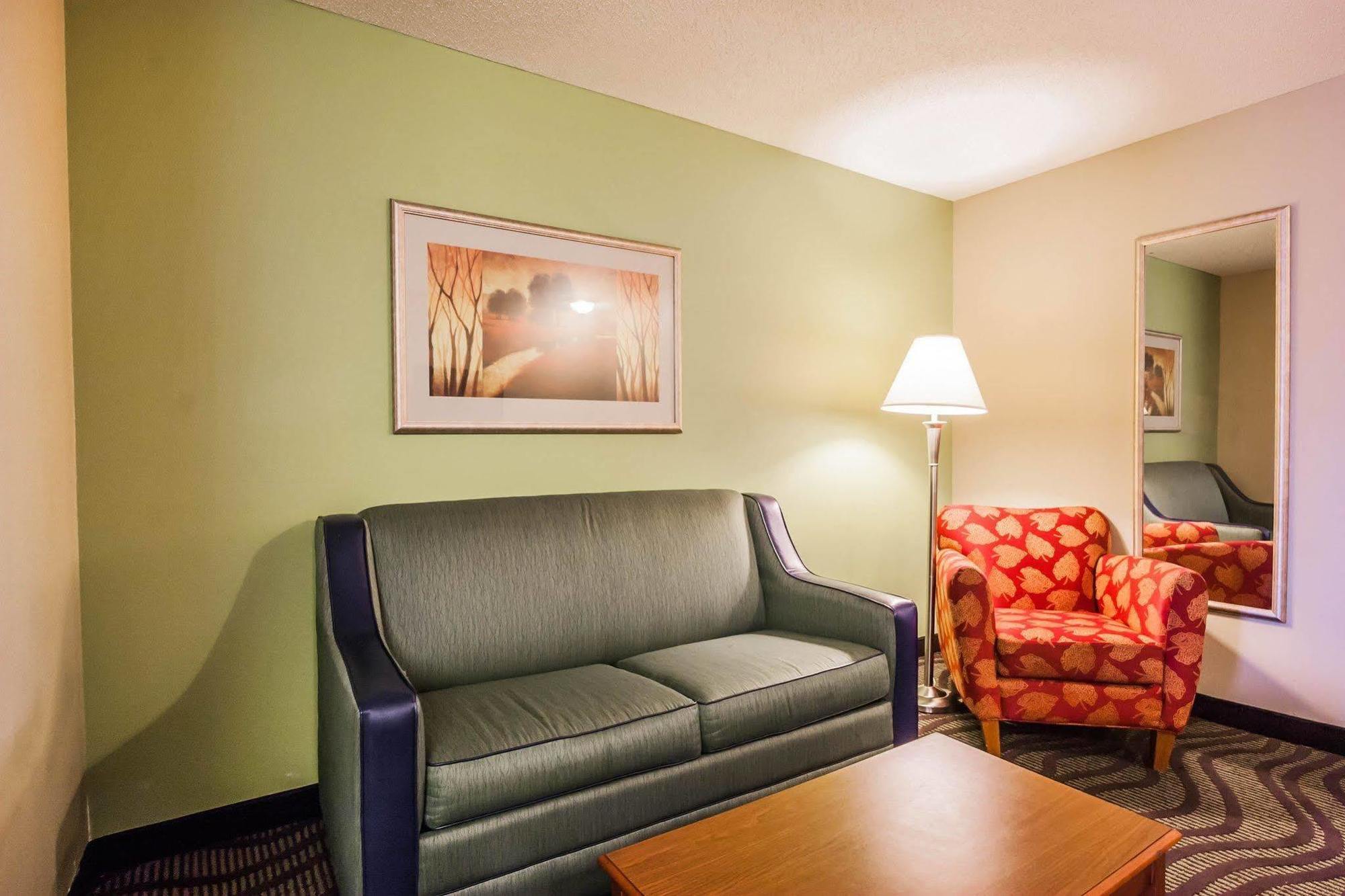 Quality Suites Memphis/ Wolfchase Galleria ภายนอก รูปภาพ